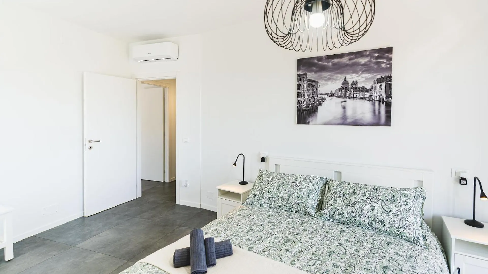 7 Posti, A Pochi Minuti Da Venezia, Posto Auto Apartment